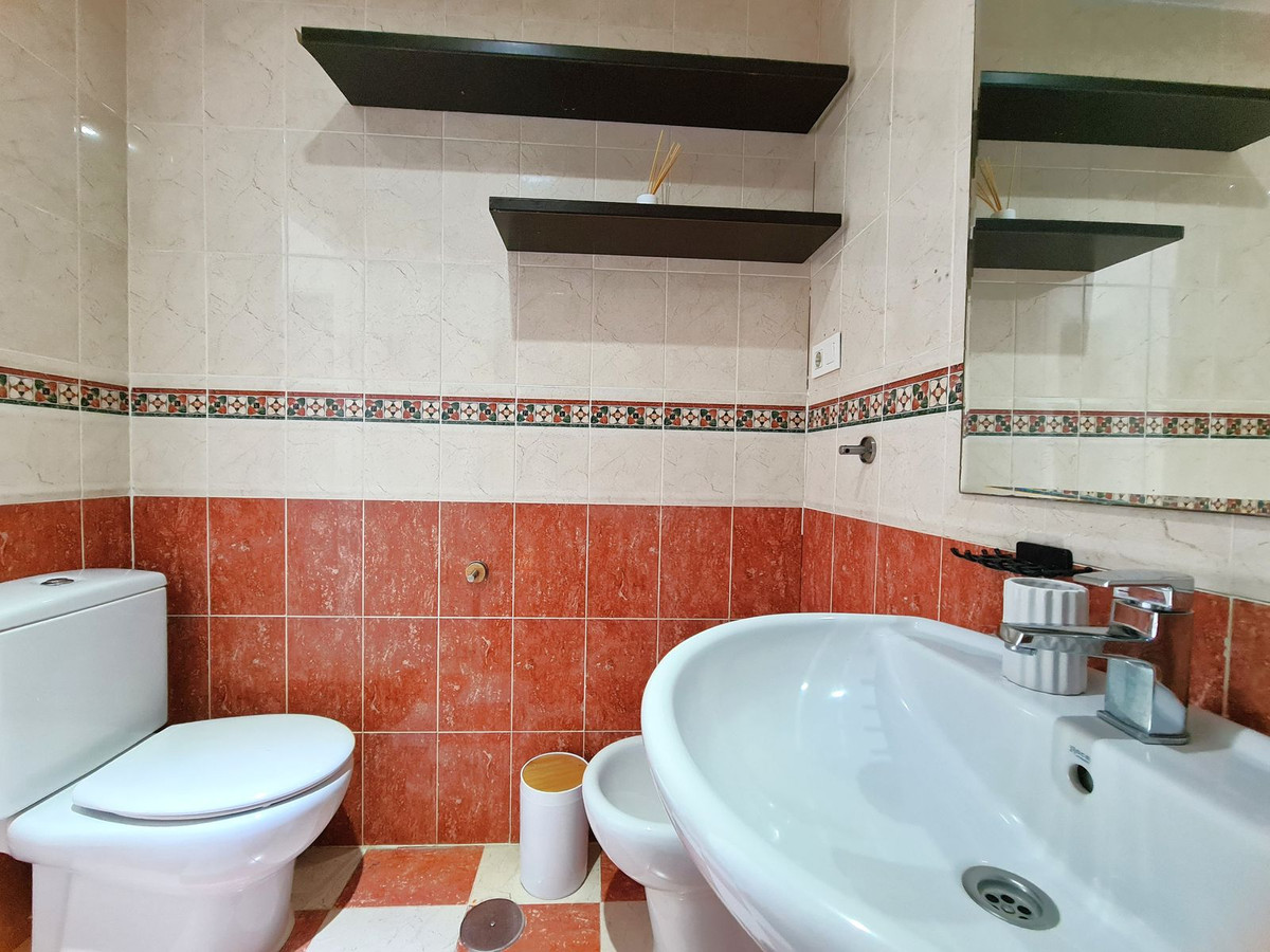 2 Bed Apartment for sale in Estepona Costa Del Sol, Málaga, Spain