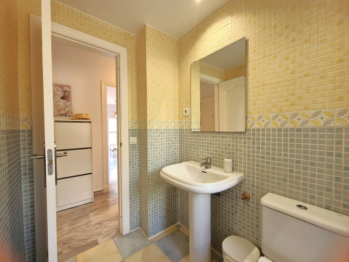2 Bed Apartment for sale in Estepona Costa Del Sol, Málaga, Spain