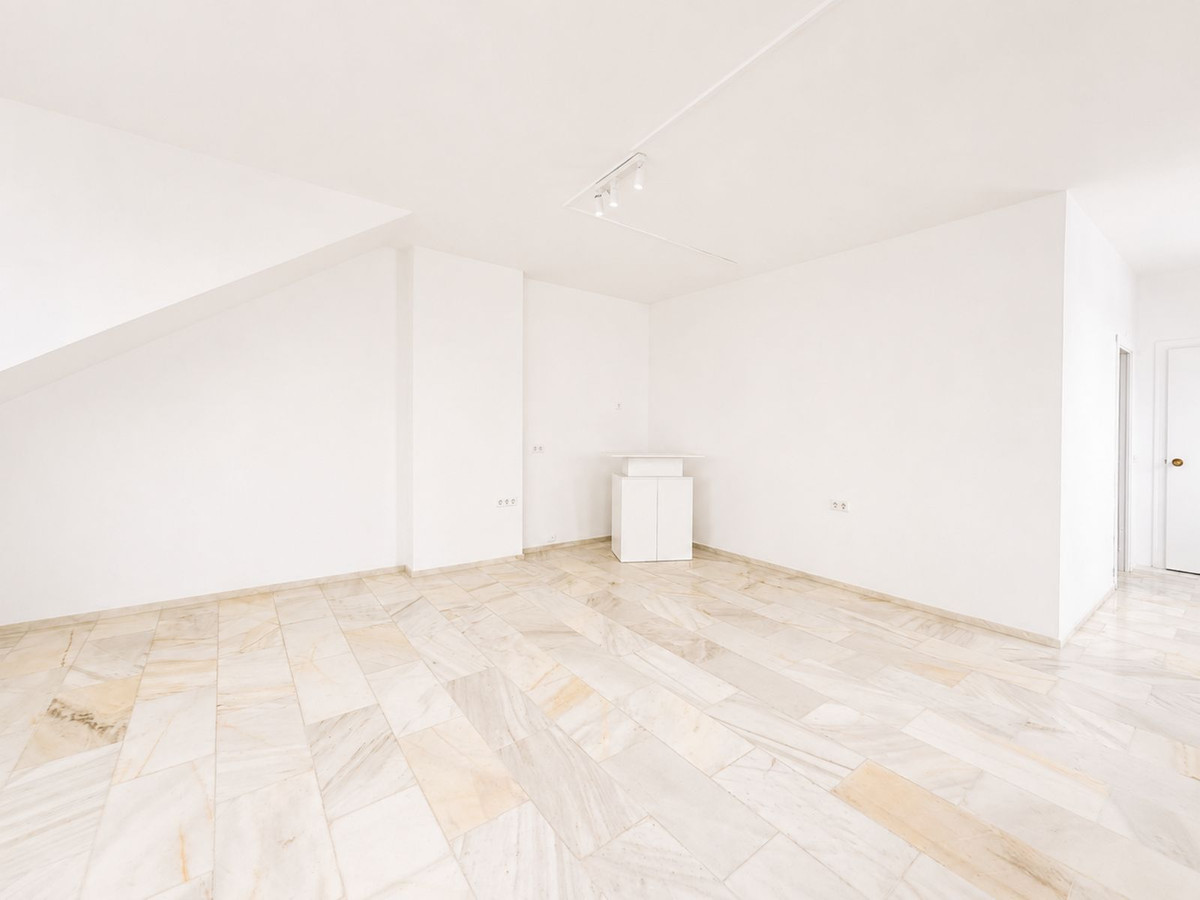 Se vende Villa - Chalet de 3 dormitorios en Costa Del Sol, Málaga, España