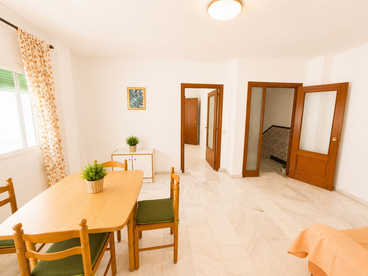 Se vende Villa - Chalet de 3 dormitorios en Costa Del Sol, Málaga, España