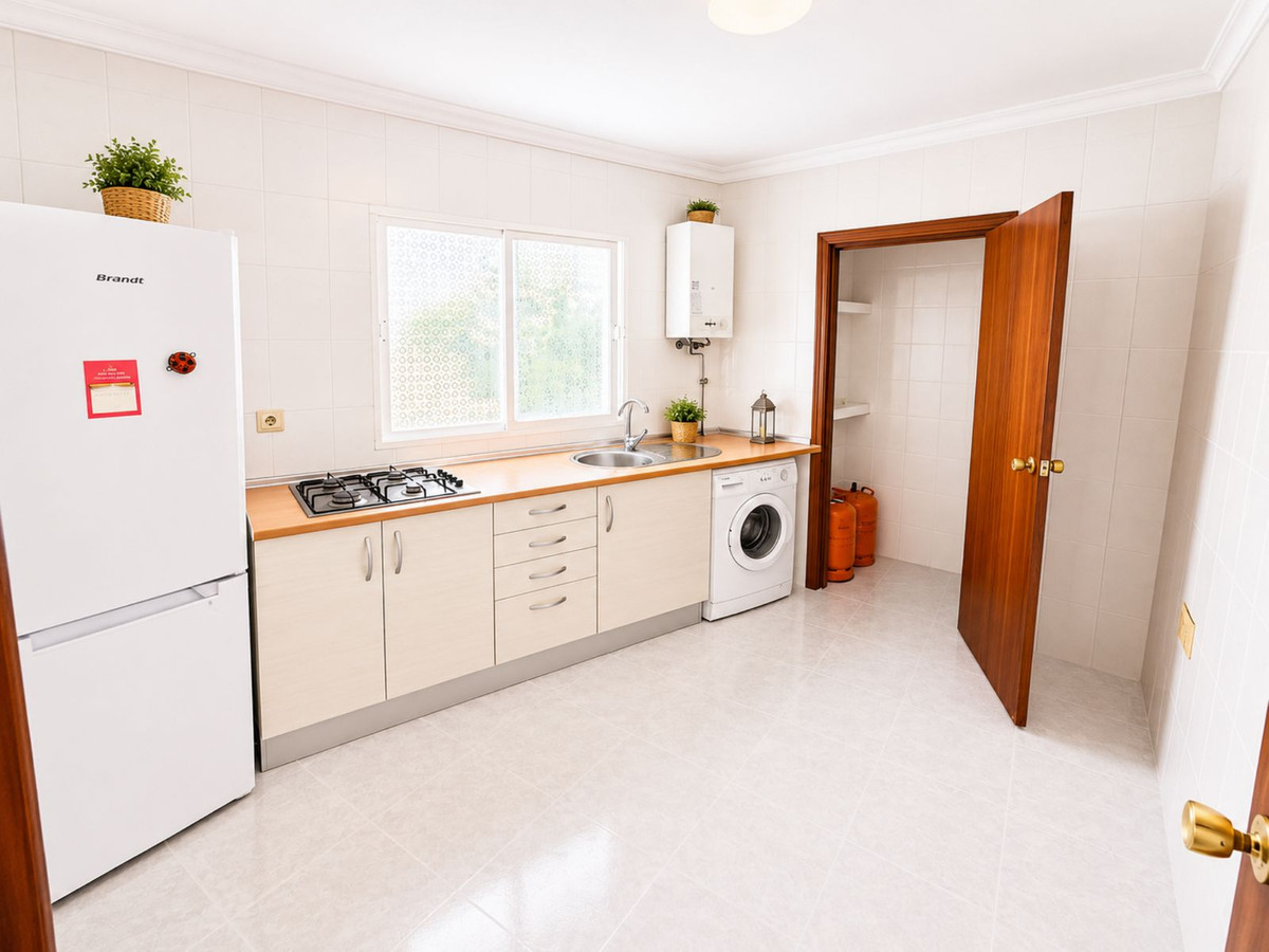 Se vende Villa - Chalet de 3 dormitorios en Costa Del Sol, Málaga, España