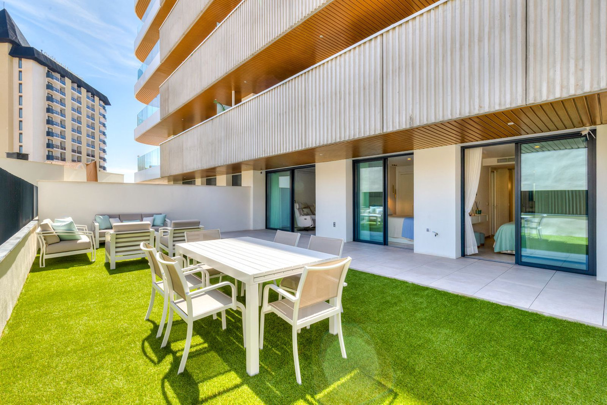 2 Bed Apartment for sale in Fuengirola Costa Del Sol, Málaga, Spain
