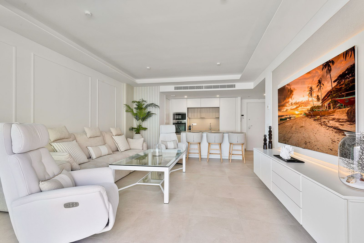2 Bed Apartment for sale in Fuengirola Costa Del Sol, Málaga, Spain