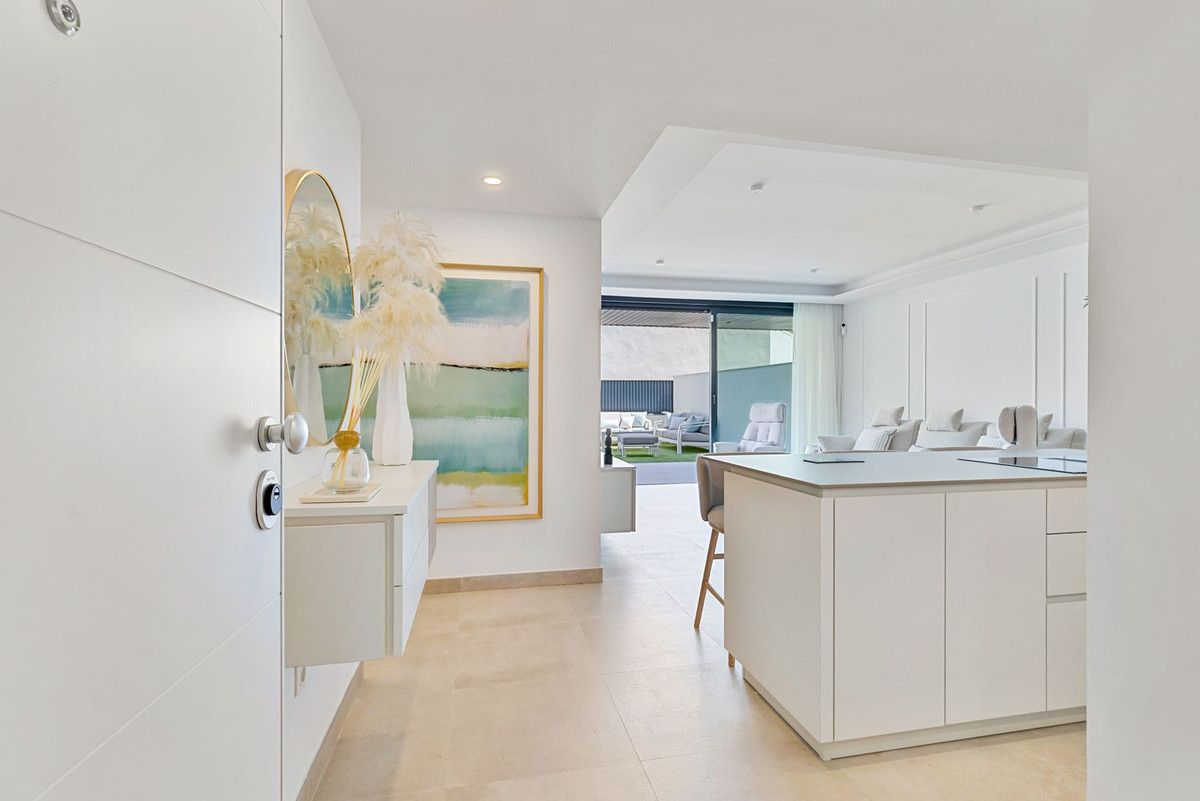 2 Bed Apartment for sale in Fuengirola Costa Del Sol, Málaga, Spain