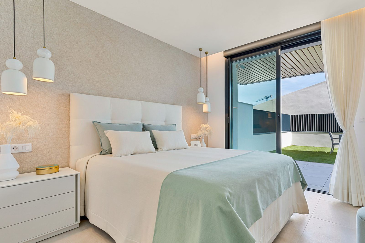 2 Bed Apartment for sale in Fuengirola Costa Del Sol, Málaga, Spain