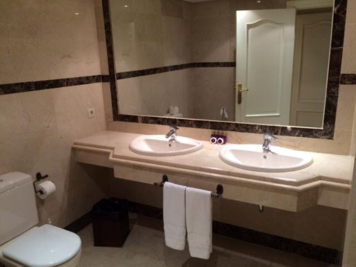 2 Bed Apartment for sale in Nueva Andalucía Costa Del Sol, Málaga, Spain