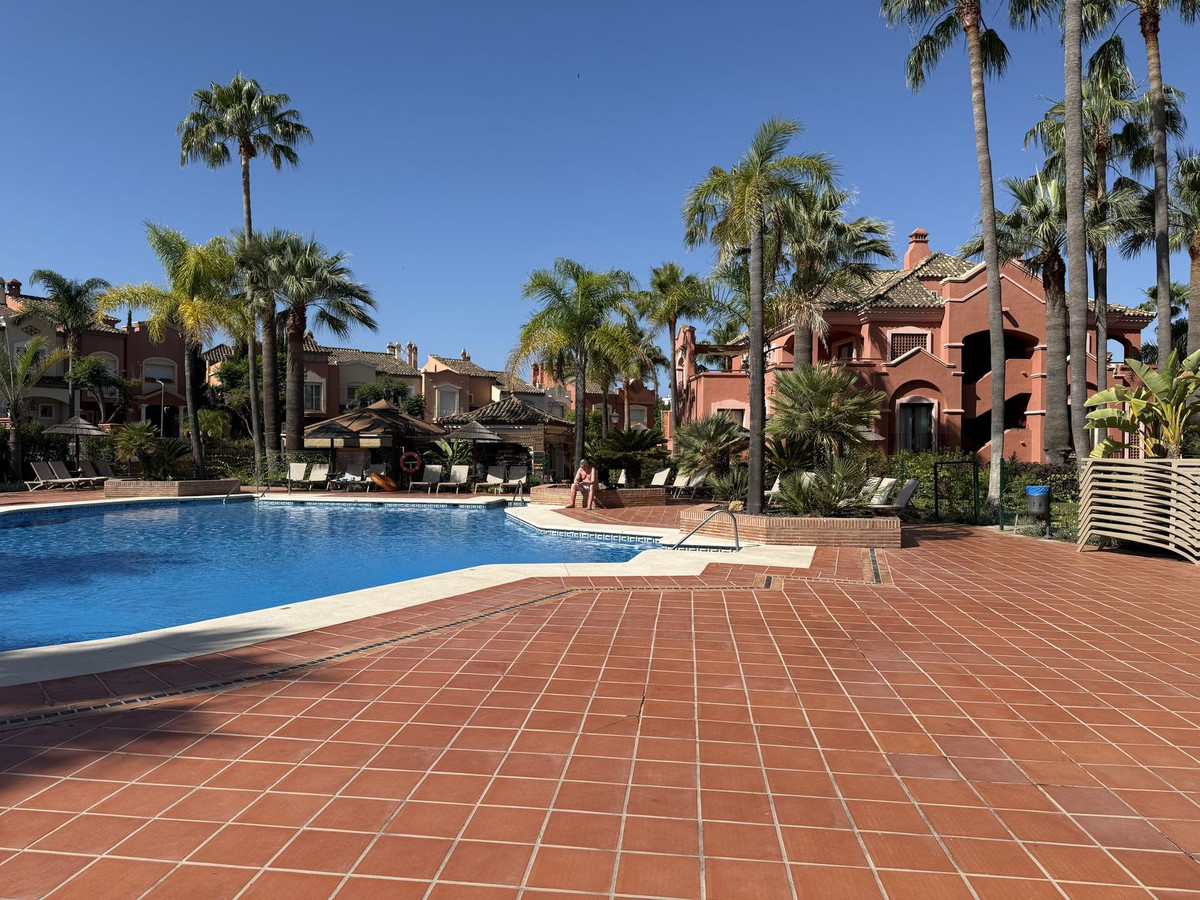 2 Bed Apartment for sale in Nueva Andalucía Costa Del Sol, Málaga, Spain
