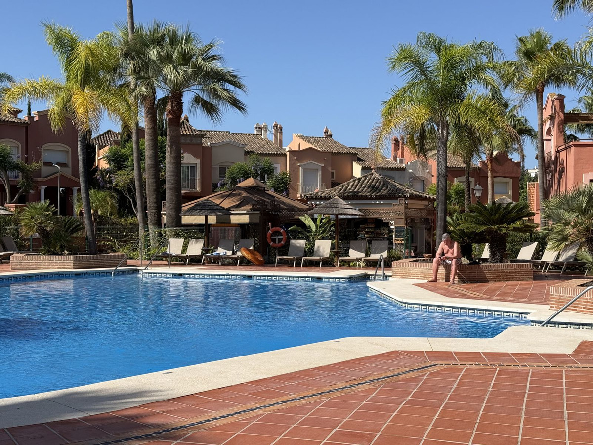 2 Bed Apartment for sale in Nueva Andalucía Costa Del Sol, Málaga, Spain