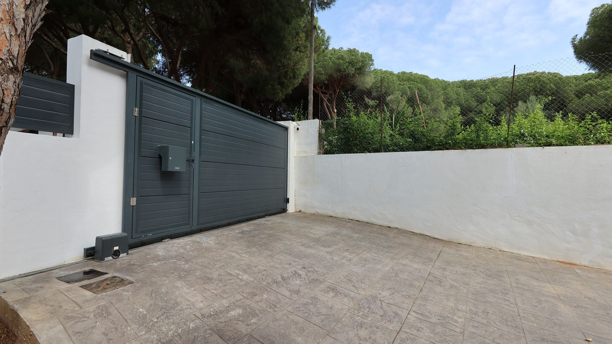 Se vende Villa - Chalet de 3 dormitorios en Costa Del Sol, Málaga, España