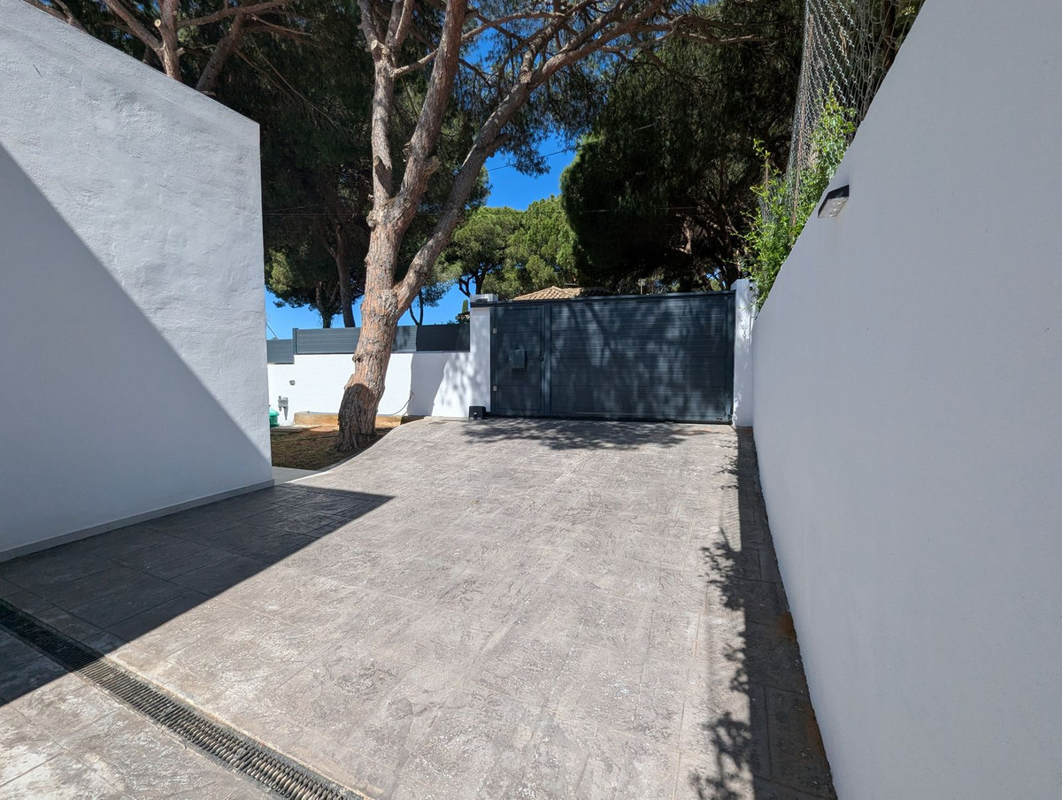 Se vende Villa - Chalet de 3 dormitorios en Costa Del Sol, Málaga, España