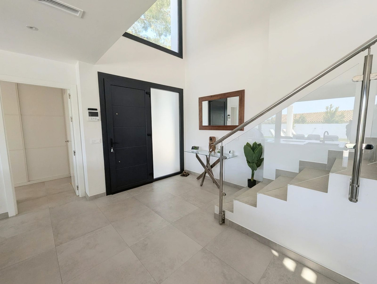 Se vende Villa - Chalet de 3 dormitorios en Costa Del Sol, Málaga, España