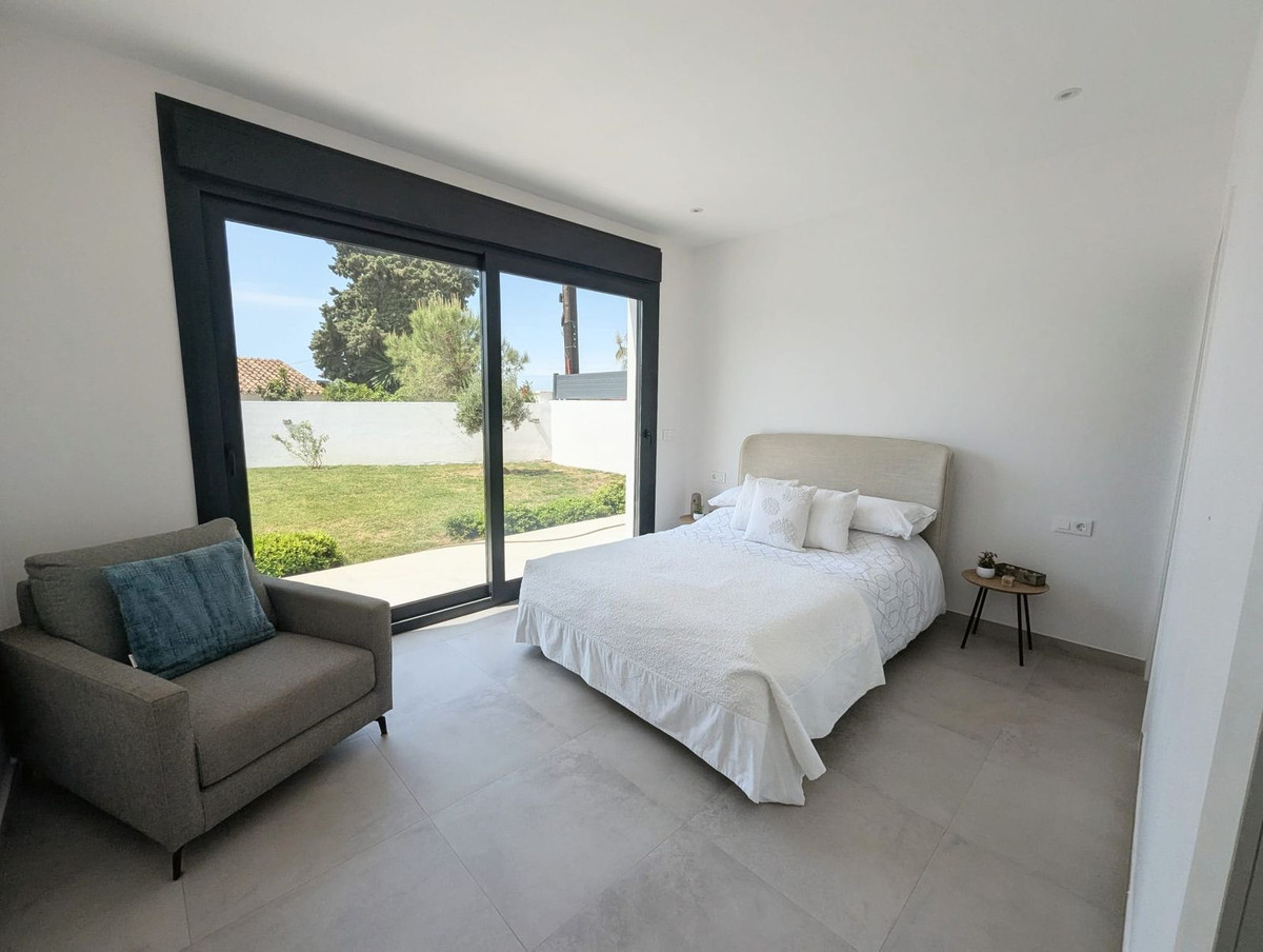 Se vende Villa - Chalet de 3 dormitorios en Costa Del Sol, Málaga, España