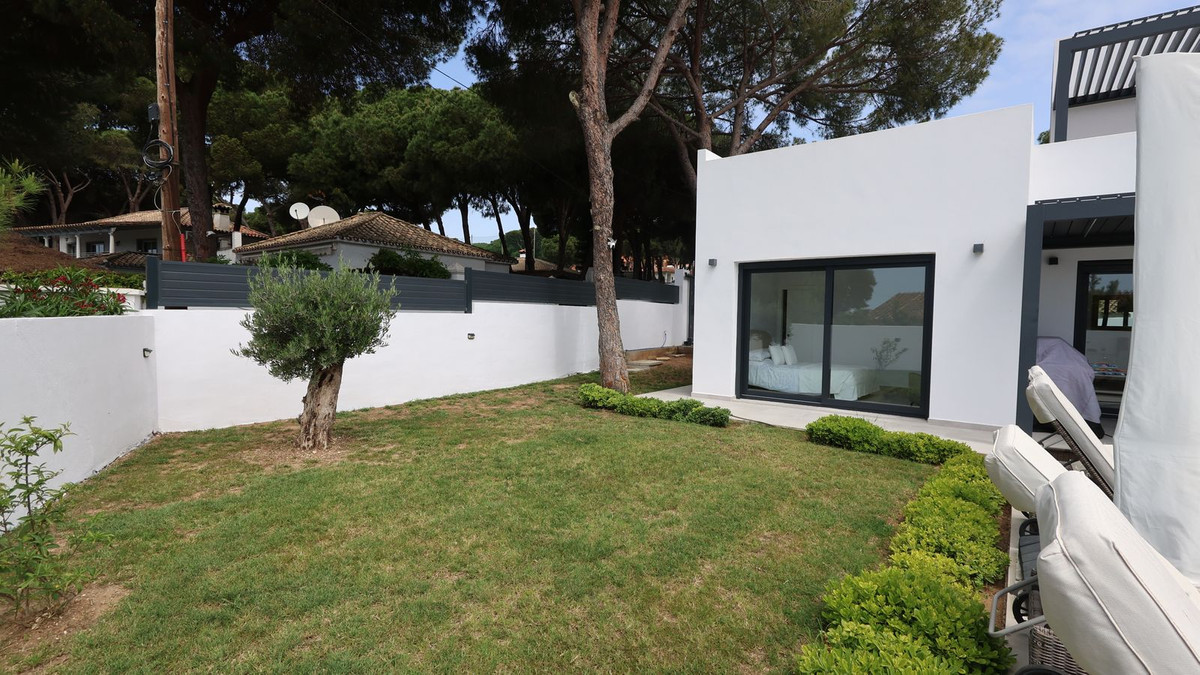 Se vende Villa - Chalet de 3 dormitorios en Costa Del Sol, Málaga, España