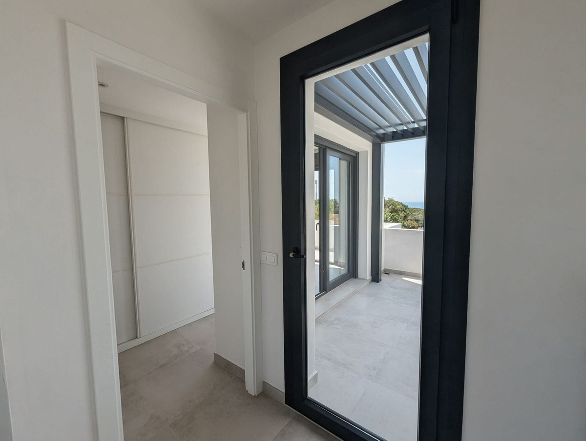 Se vende Villa - Chalet de 3 dormitorios en Costa Del Sol, Málaga, España