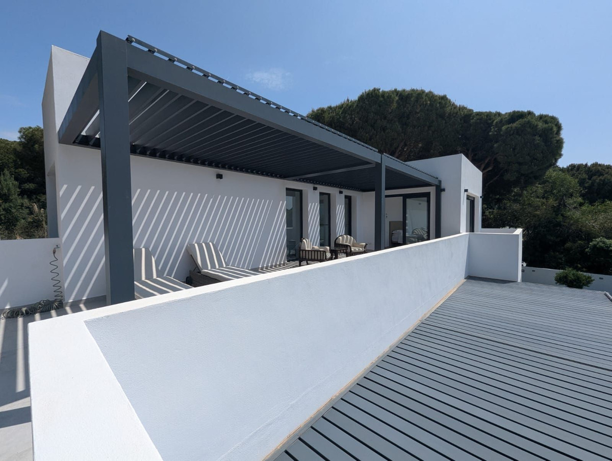 Se vende Villa - Chalet de 3 dormitorios en Costa Del Sol, Málaga, España