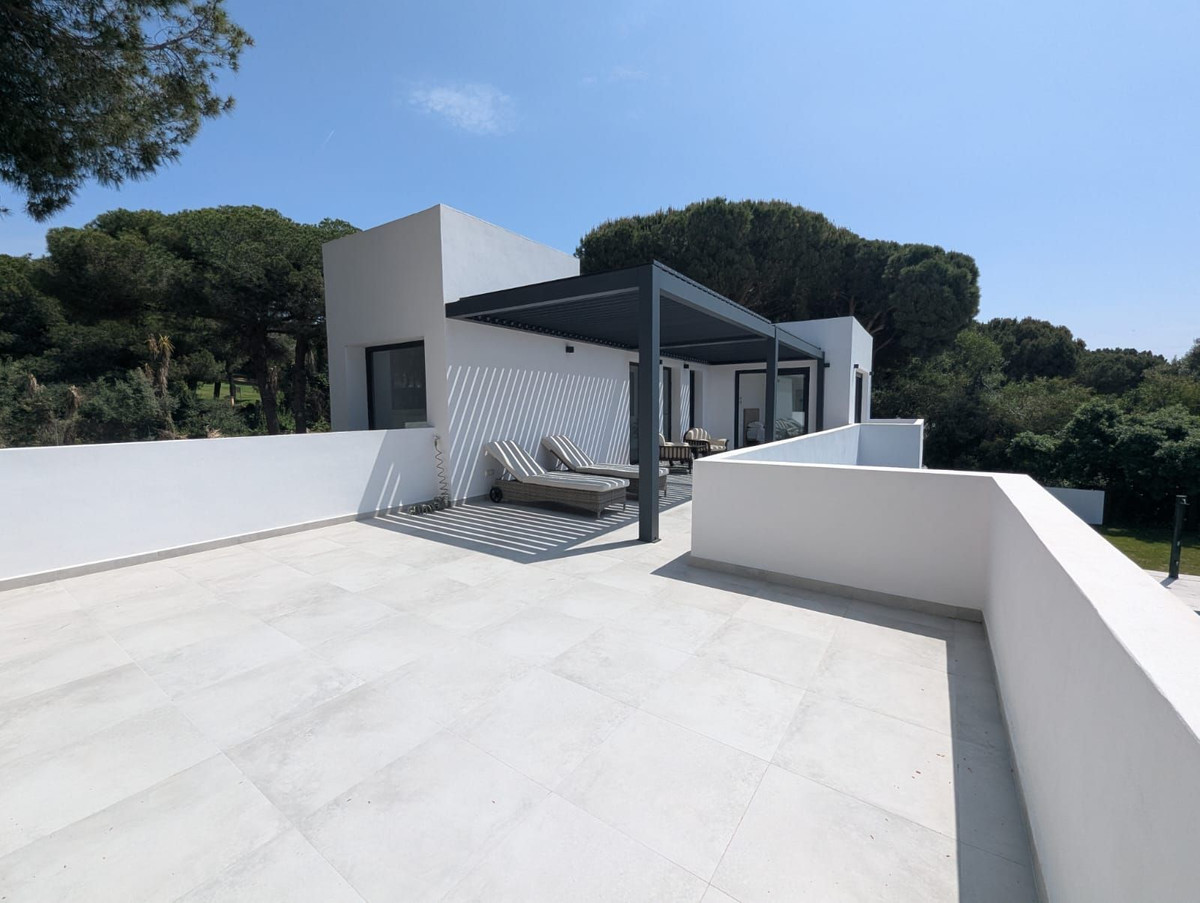Se vende Villa - Chalet de 3 dormitorios en Costa Del Sol, Málaga, España