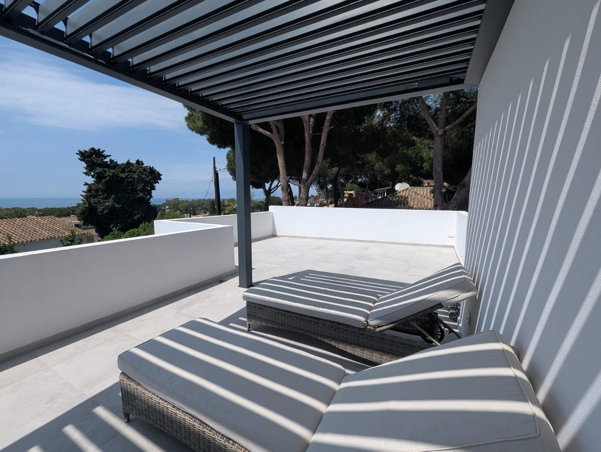 Se vende Villa - Chalet de 3 dormitorios en Costa Del Sol, Málaga, España