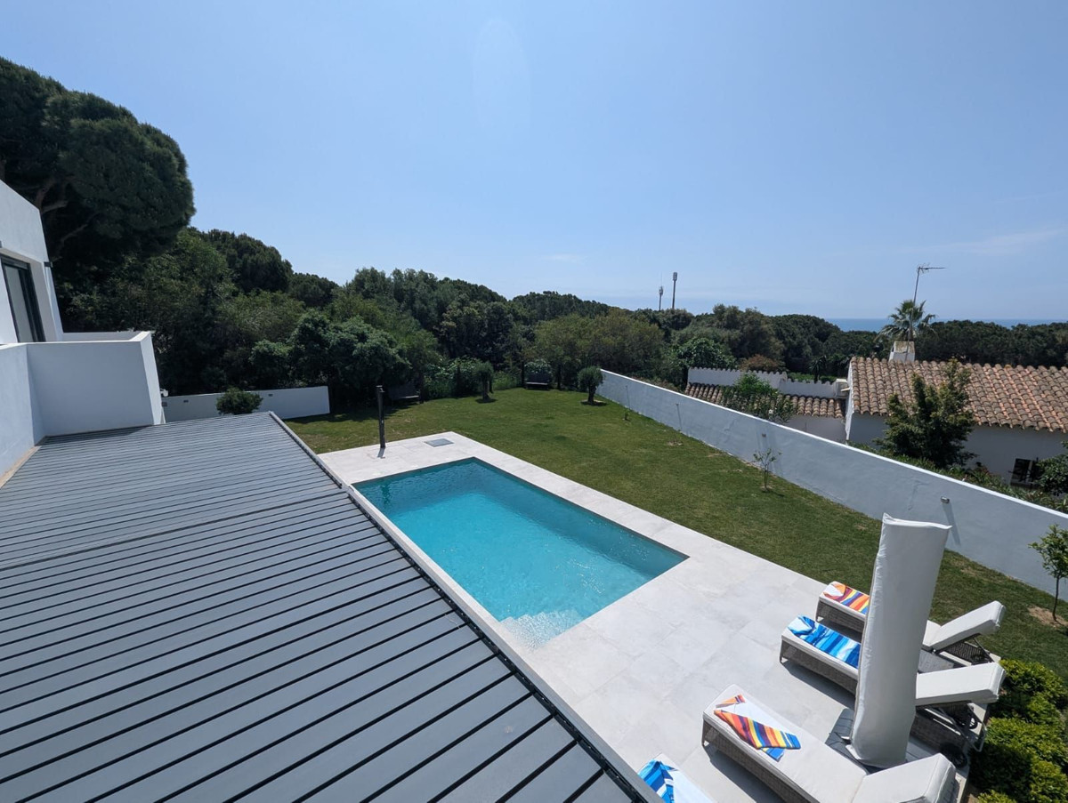 Se vende Villa - Chalet de 3 dormitorios en Costa Del Sol, Málaga, España