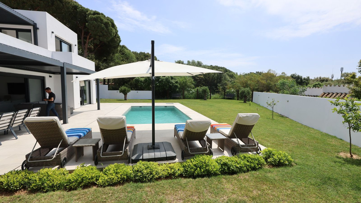 Se vende Villa - Chalet de 3 dormitorios en Costa Del Sol, Málaga, España