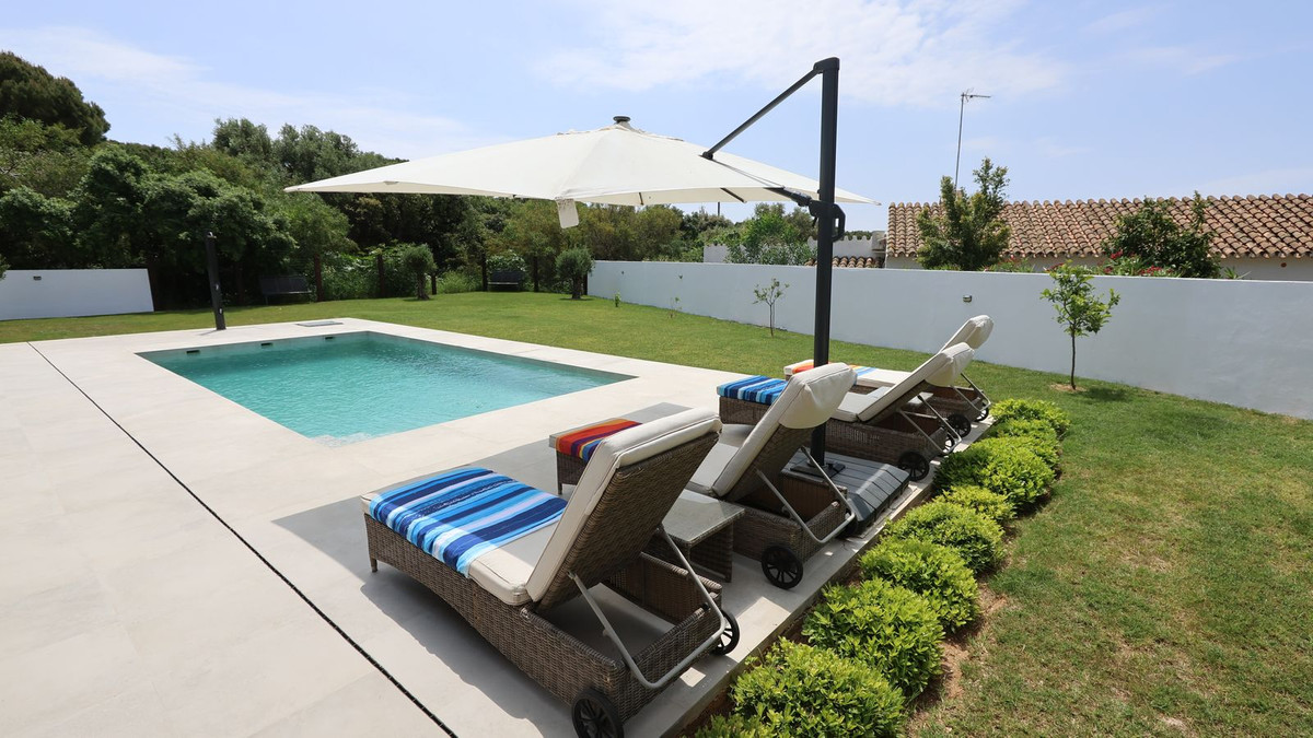 Se vende Villa - Chalet de 3 dormitorios en Costa Del Sol, Málaga, España