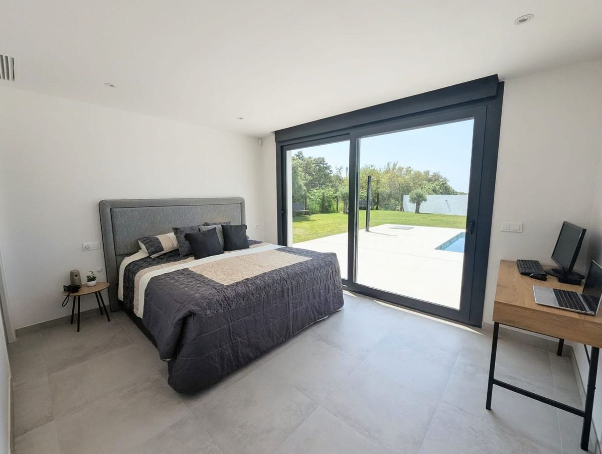 Se vende Villa - Chalet de 3 dormitorios en Costa Del Sol, Málaga, España