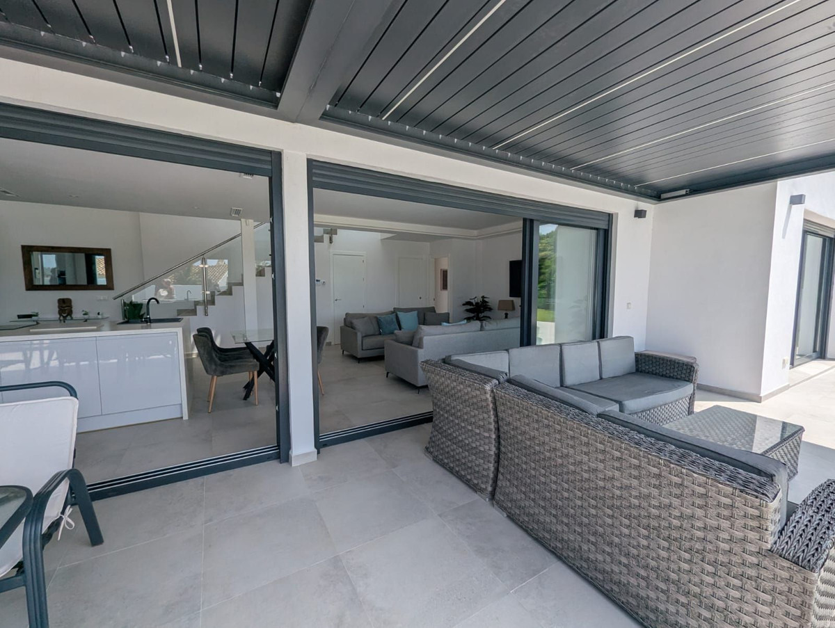 Se vende Villa - Chalet de 3 dormitorios en Costa Del Sol, Málaga, España