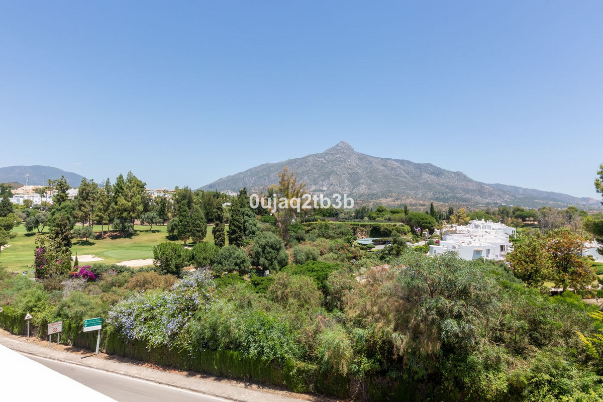 3 Bed Townhouse for sale in Aloha Costa Del Sol, Málaga, Spain