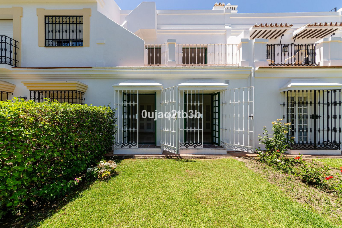 3 Bed Townhouse for sale in Aloha Costa Del Sol, Málaga, Spain