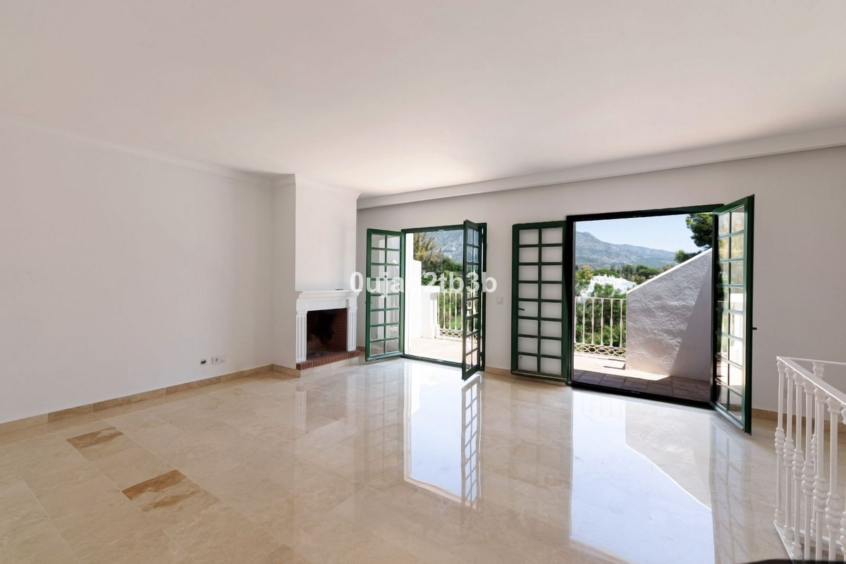 3 Bed Townhouse for sale in Aloha Costa Del Sol, Málaga, Spain