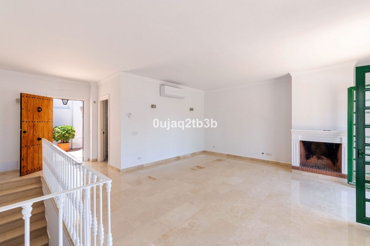 3 Bed Townhouse for sale in Aloha Costa Del Sol, Málaga, Spain