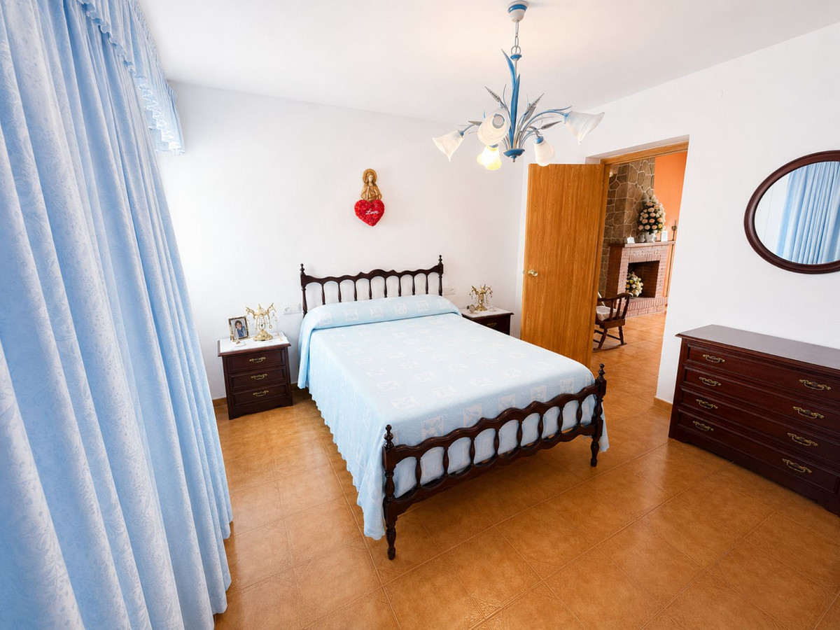 Se vende Villa - Chalet de 3 dormitorios en Costa Del Sol, Málaga, España