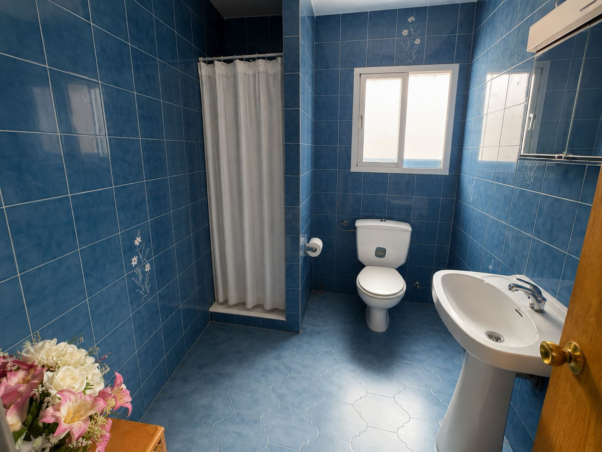 Se vende Villa - Chalet de 3 dormitorios en Costa Del Sol, Málaga, España