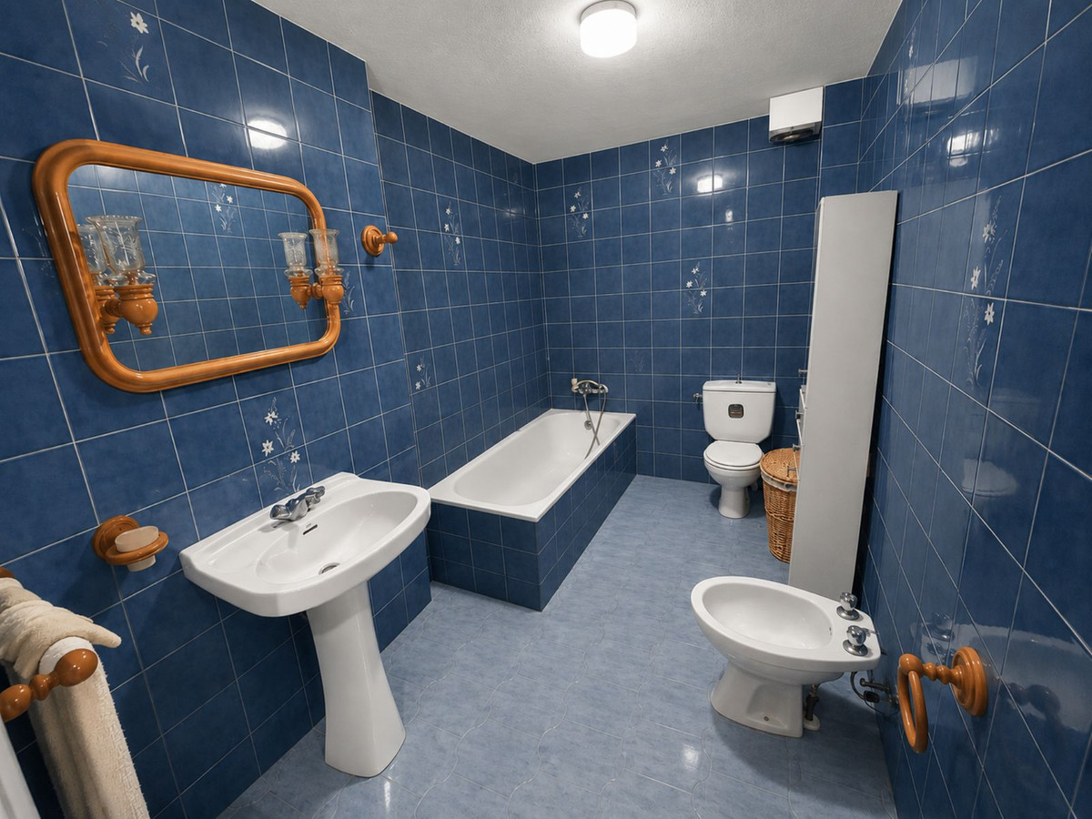 Se vende Villa - Chalet de 3 dormitorios en Costa Del Sol, Málaga, España