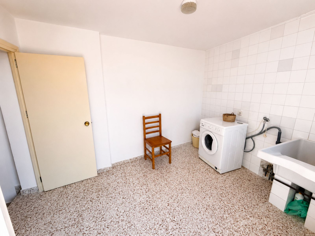 Se vende Villa - Chalet de 3 dormitorios en Costa Del Sol, Málaga, España