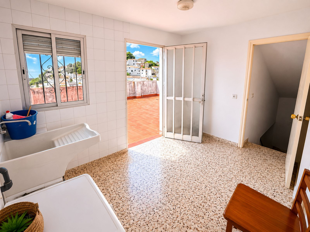 Se vende Villa - Chalet de 3 dormitorios en Costa Del Sol, Málaga, España