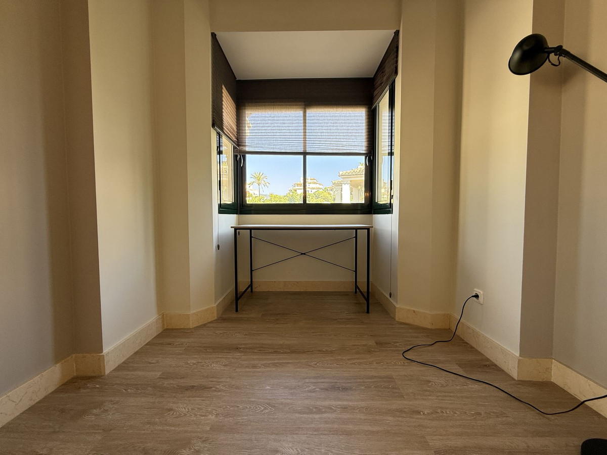 3 Bed Apartment for sale in Benahavís Costa Del Sol, Málaga, Spain