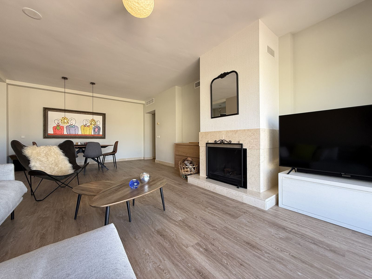3 Bed Apartment for sale in Benahavís Costa Del Sol, Málaga, Spain