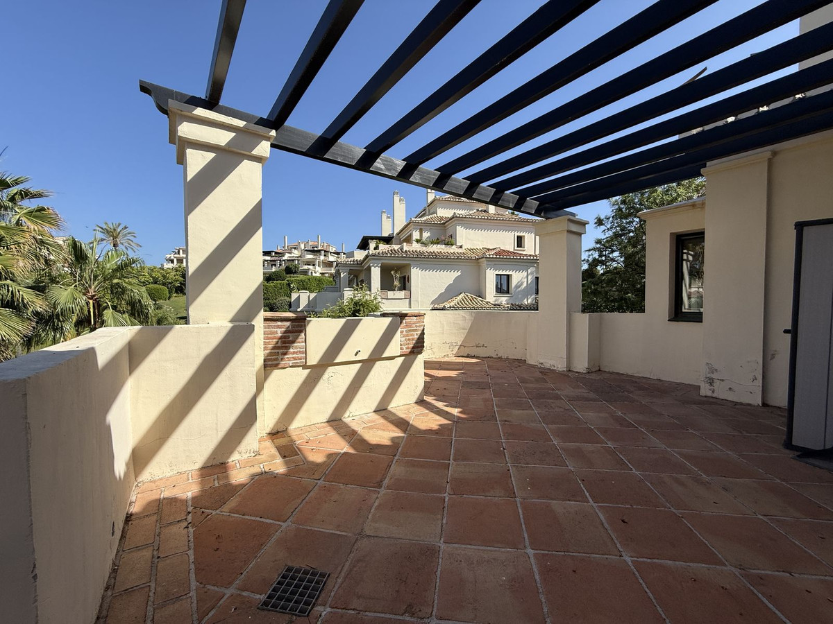 3 Bed Apartment for sale in Benahavís Costa Del Sol, Málaga, Spain