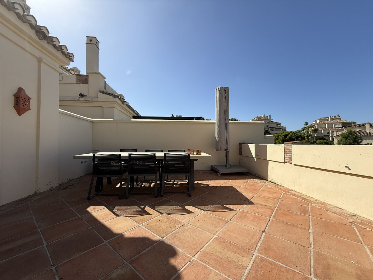 3 Bed Apartment for sale in Benahavís Costa Del Sol, Málaga, Spain