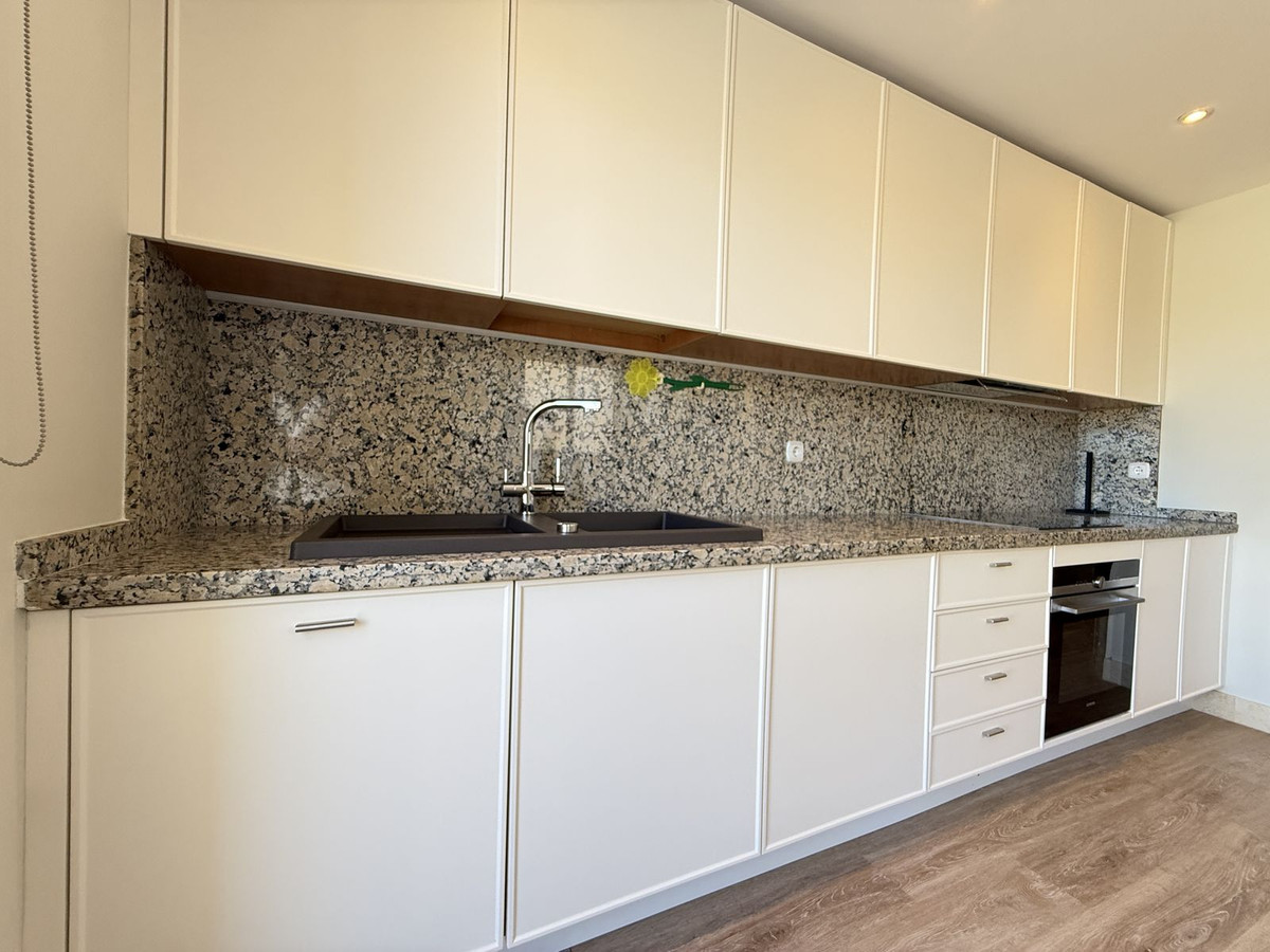 3 Bed Apartment for sale in Benahavís Costa Del Sol, Málaga, Spain