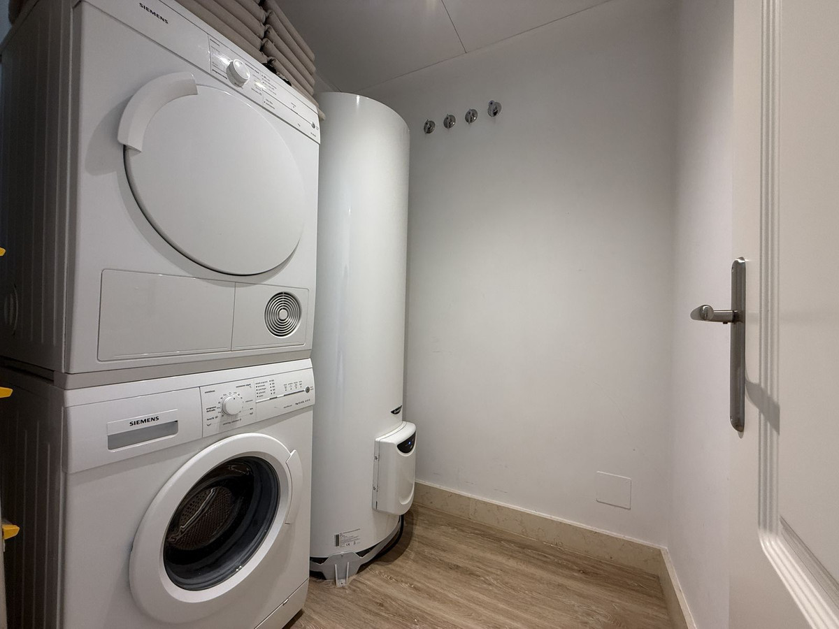 3 Bed Apartment for sale in Benahavís Costa Del Sol, Málaga, Spain