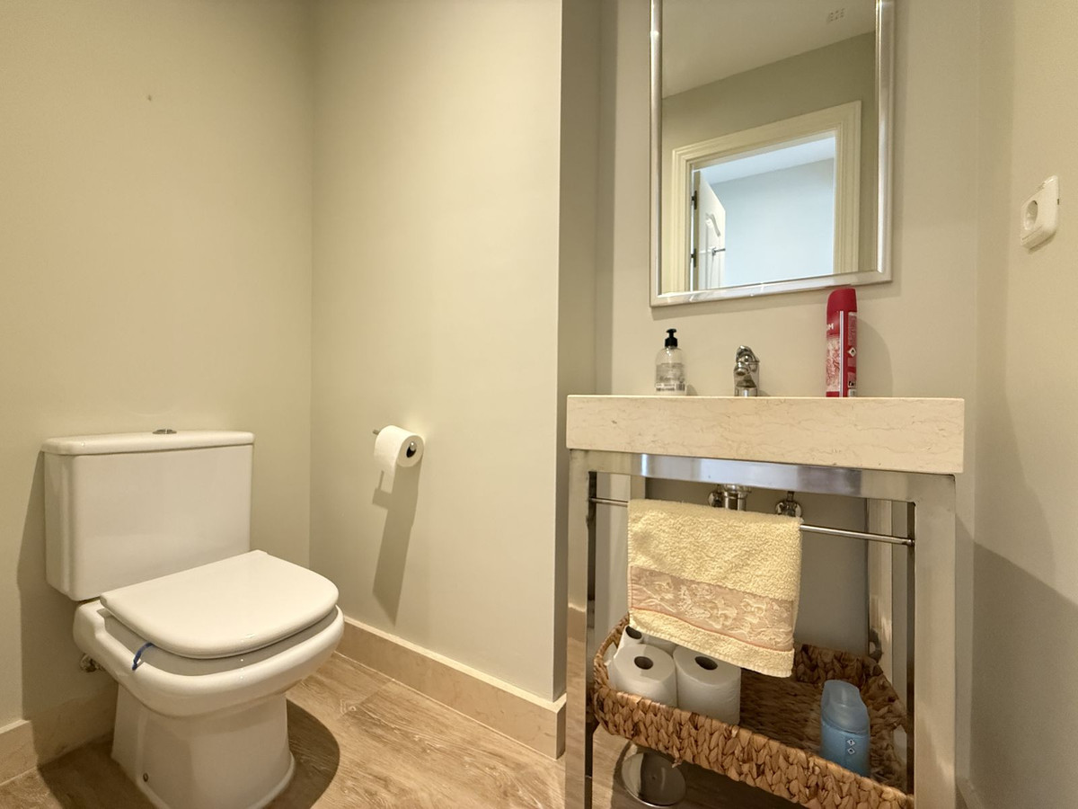 3 Bed Apartment for sale in Benahavís Costa Del Sol, Málaga, Spain
