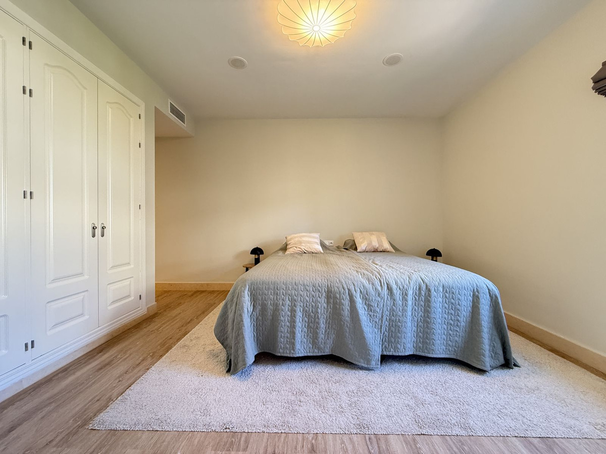 3 Bed Apartment for sale in Benahavís Costa Del Sol, Málaga, Spain