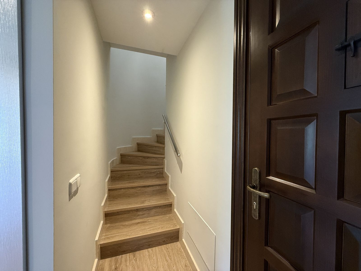 3 Bed Apartment for sale in Benahavís Costa Del Sol, Málaga, Spain