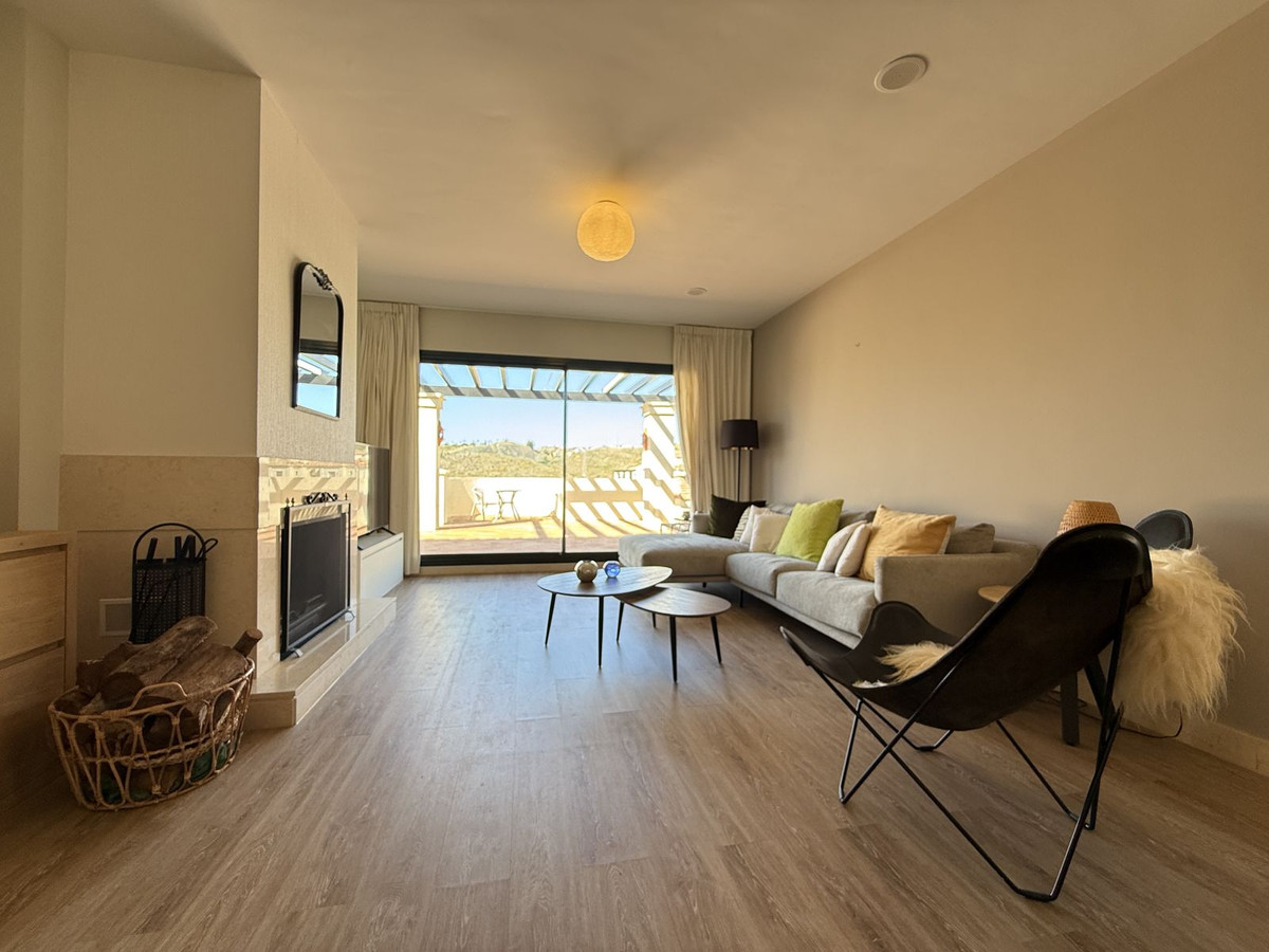 3 Bed Apartment for sale in Benahavís Costa Del Sol, Málaga, Spain