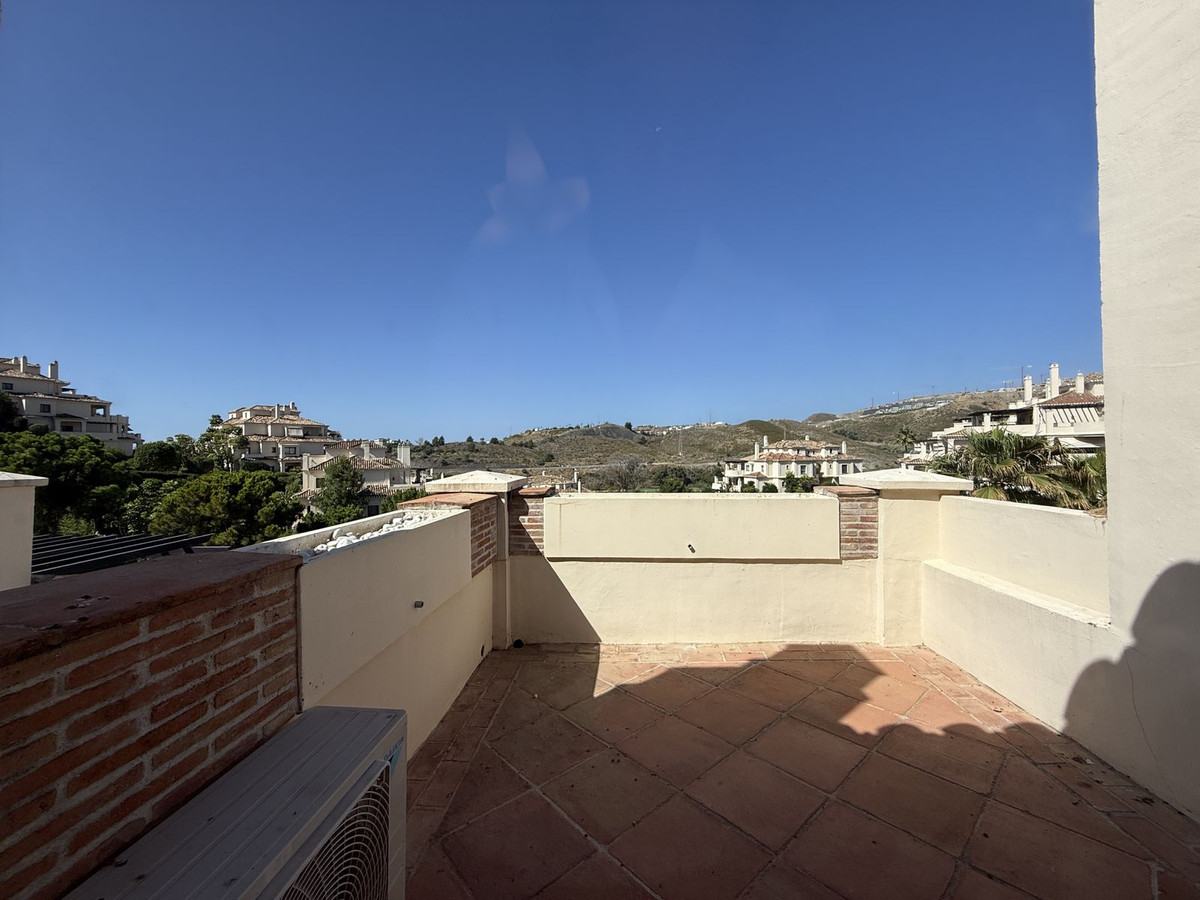 3 Bed Apartment for sale in Benahavís Costa Del Sol, Málaga, Spain