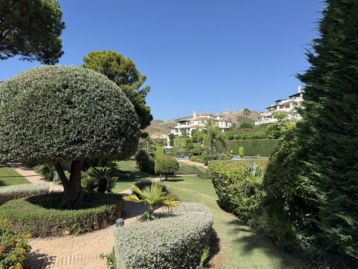 3 Bed Apartment for sale in Benahavís Costa Del Sol, Málaga, Spain