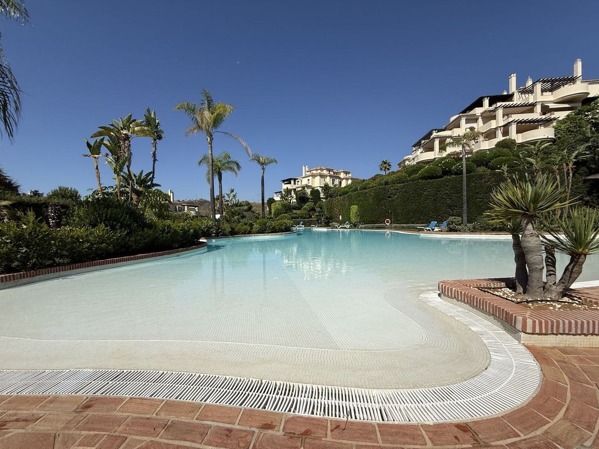 3 Bed Apartment for sale in Benahavís Costa Del Sol, Málaga, Spain