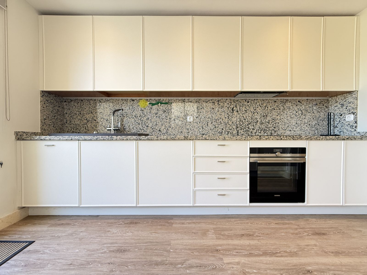 3 Bed Apartment for sale in Benahavís Costa Del Sol, Málaga, Spain