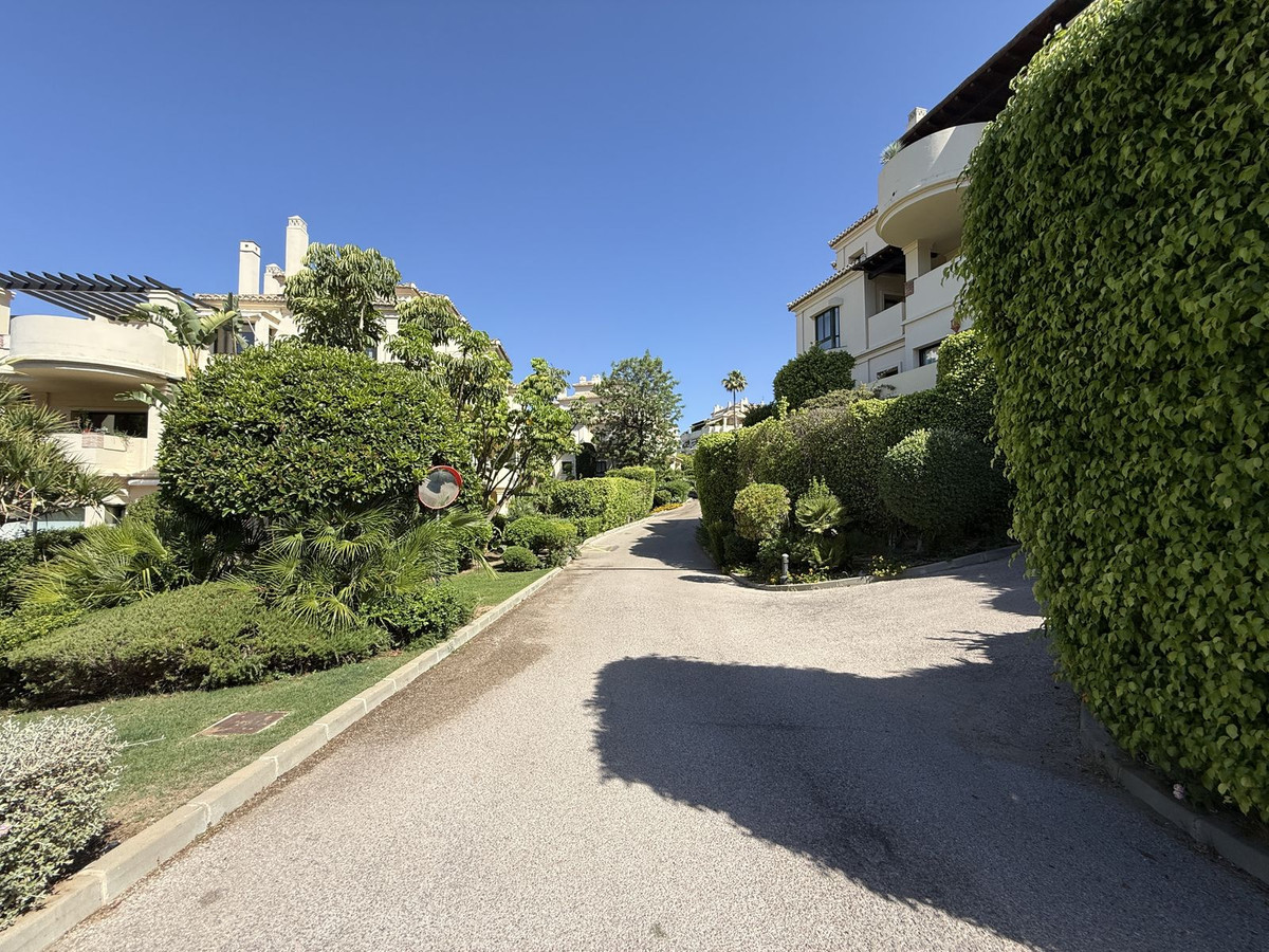 3 Bed Apartment for sale in Benahavís Costa Del Sol, Málaga, Spain